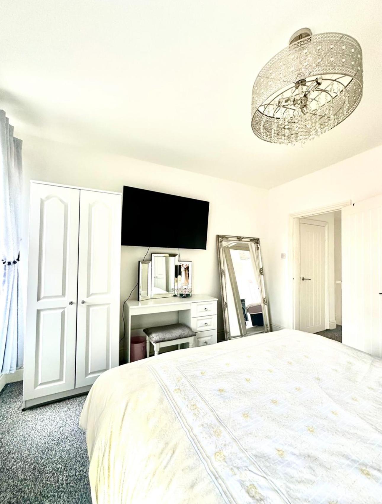 Arthur Street, Stylish 3 Bedroom House Кингстон-апон-Халл Экстерьер фото