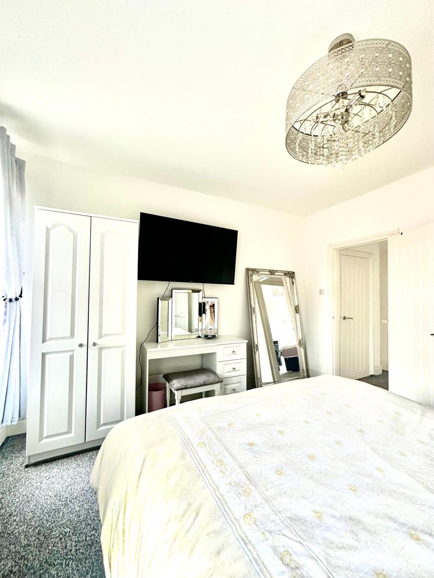 Arthur Street, Stylish 3 Bedroom House Кингстон-апон-Халл Экстерьер фото
